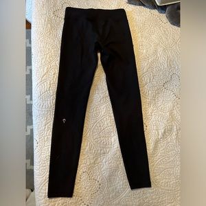 Black Ivivva leggings